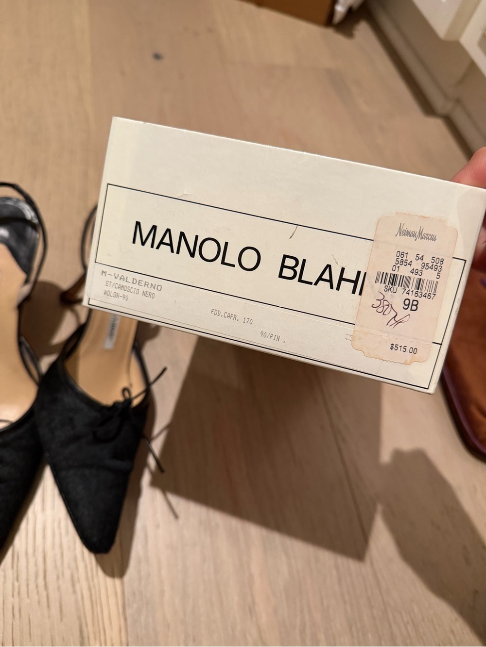 Manolo Blahnik Black Pointed Slingback Heels with Bow - Picture 3 of 4